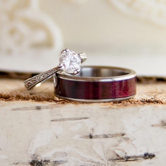 Engagement Wedding Ring - White Gold, Moissanite round cut stone - NEW - Picture 3 of 6